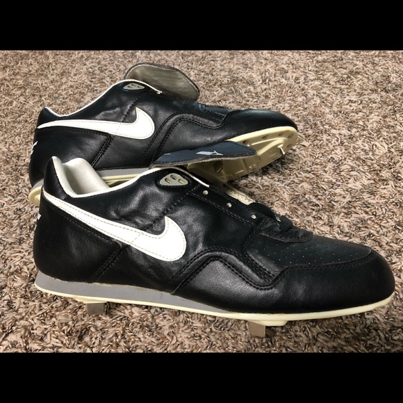 vintage nike baseball cleats